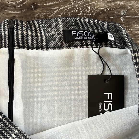 Black and white plaid A line mini skirt size medium - Picture 2 of 3